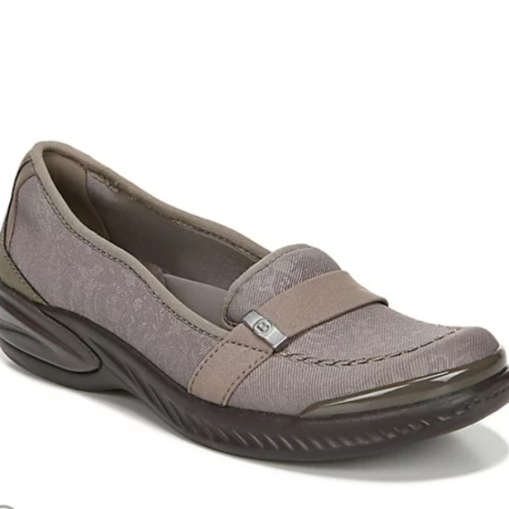 BZEES (Size 8W) Nugget with Forefoot Strap Slip-on Loafer